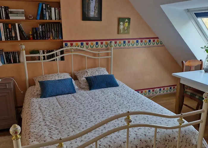 Les Hauts De Saturnin Bed & Breakfast