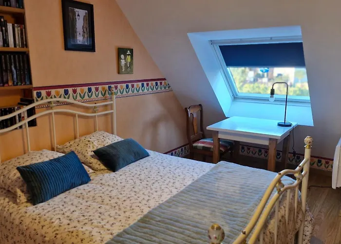 Les Hauts De Saturnin Bed & Breakfast 3*